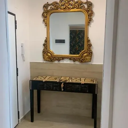 Apartment Modern In With Air Conditioning And Parking *