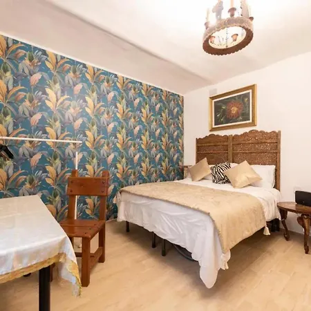 Modern In With Air Conditioning And Parking Bari